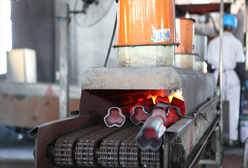  Forjado de precisión y tratamiento térmico 